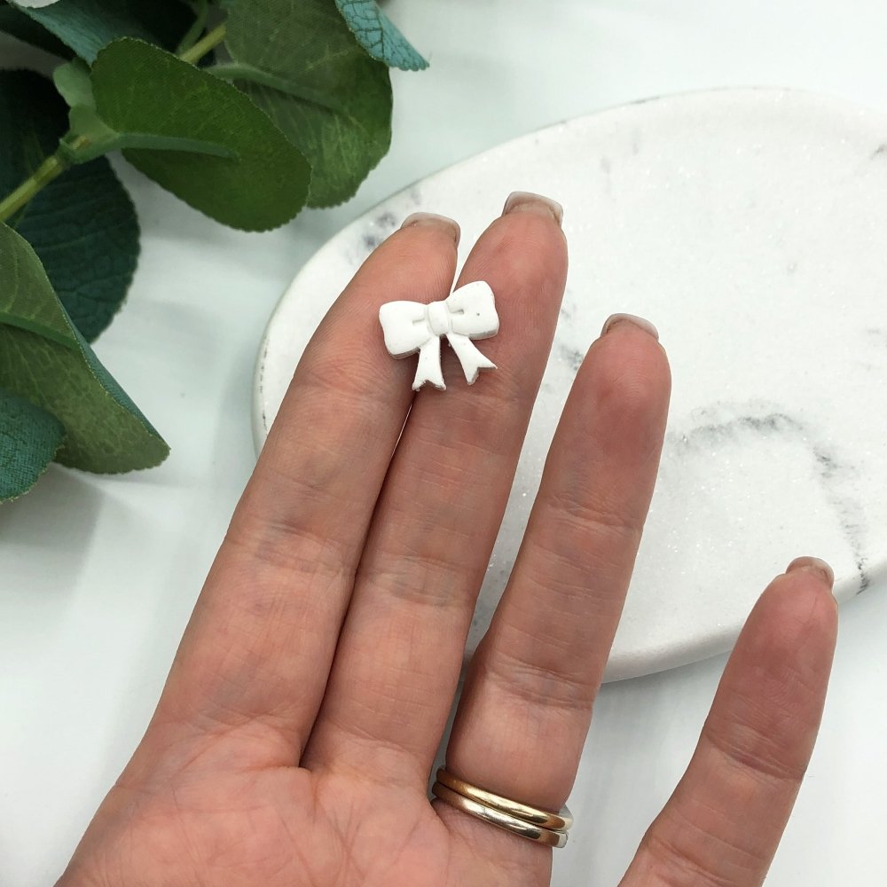 Bow Ribbon Embossed Clay Cutter -