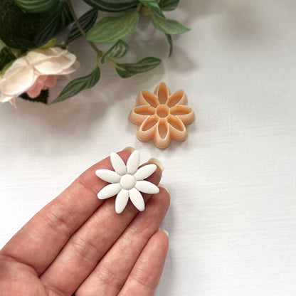 Daisy clay cutter with embossed inner detail. Great for polymer clay earring makers.