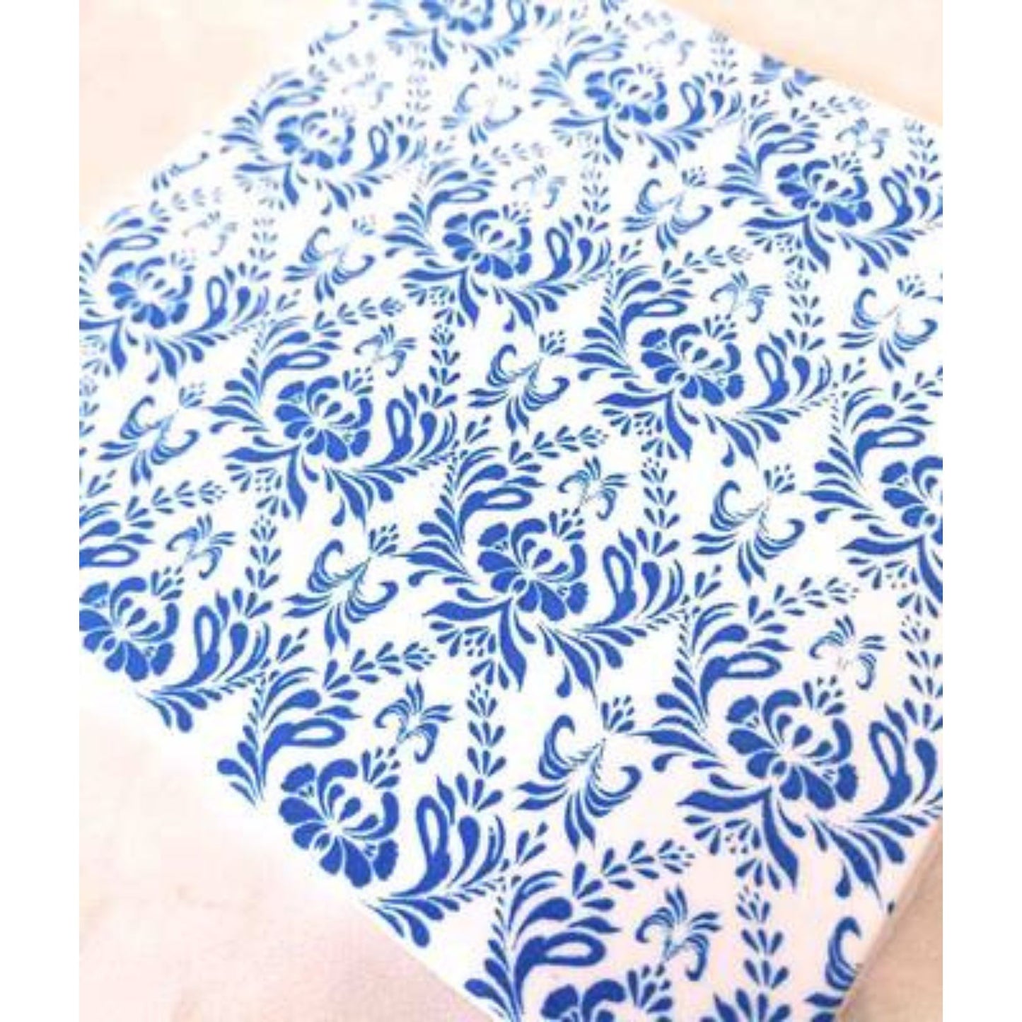 Blue floral pattern on a white background - greek silkscreen design