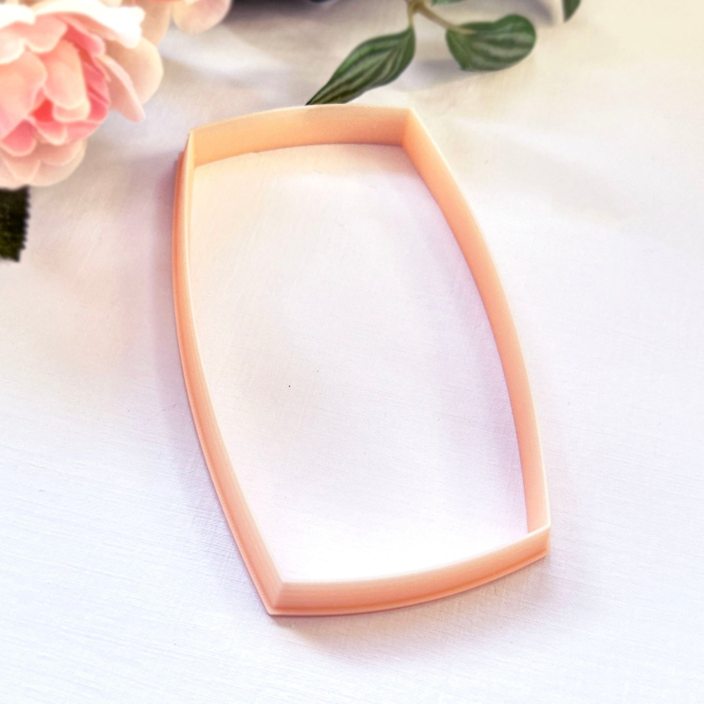 large curved rectangle clay cutter in a barrel shape, great for coasters, trinket dishes, wall art, clocks. Sizes avaliable from 80-180mm